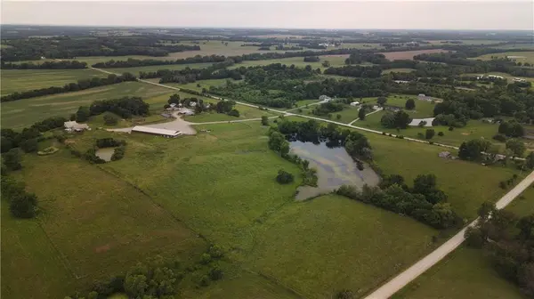 126 SW 400th RD, Warrensburg, MO 64093