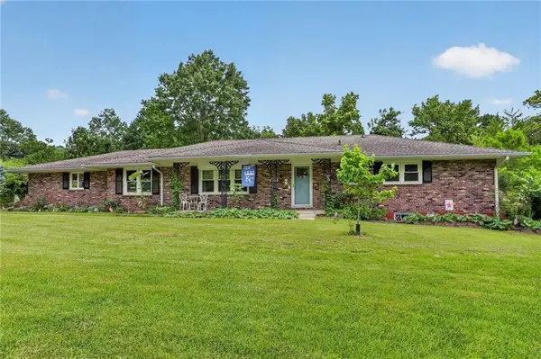 2400 W 103RD ST, Leawood, KS 66206