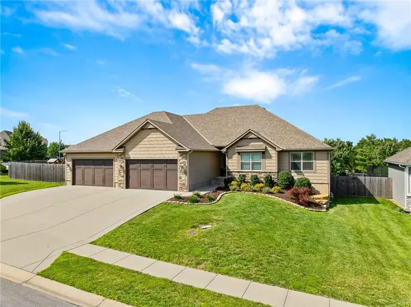 9300 SW Tsunami CT, Lee's Summit, MO 64064