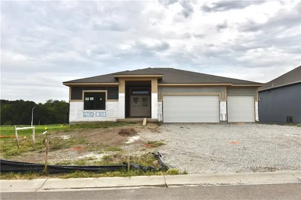 7633 N Booth AVE, Kansas City, MO 64158