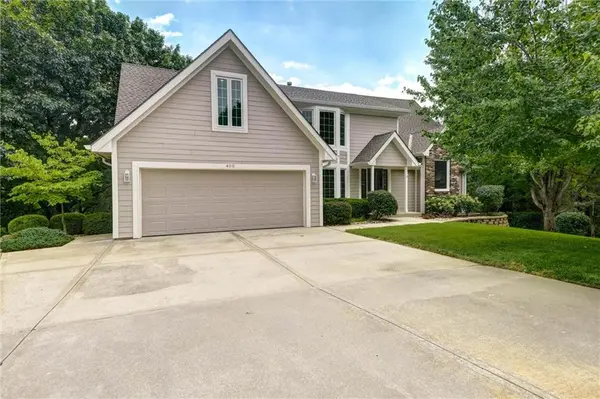 400 NW Tennyson PL, Lee's Summit, MO 64081