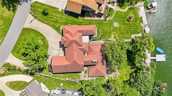 7810 NW Scenic DR, Weatherby Lake, MO 64152