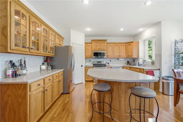 16660 W 155 TER, Olathe, KS 66062