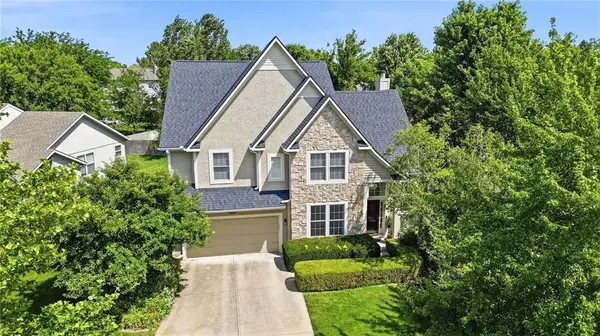16660 W 155 TER, Olathe, KS 66062