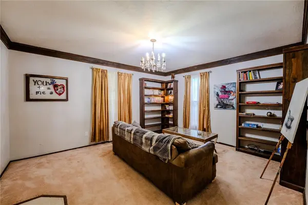 709 S Lincoln AVE, Chanute, KS 66720