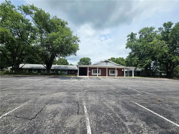 300 Cedar ST, Tarkio, MO 64491