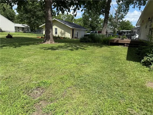 702 E Grand AVE, Lacygne, KS 66040