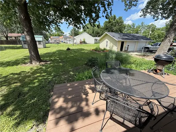 702 E Grand AVE, Lacygne, KS 66040