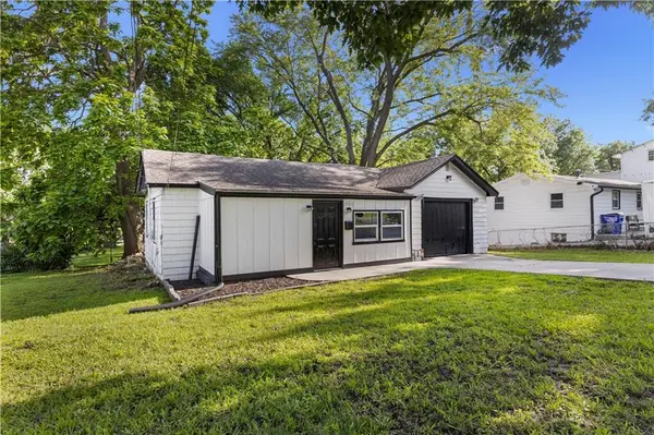 1401 NE 70th TER, Gladstone, MO 64118