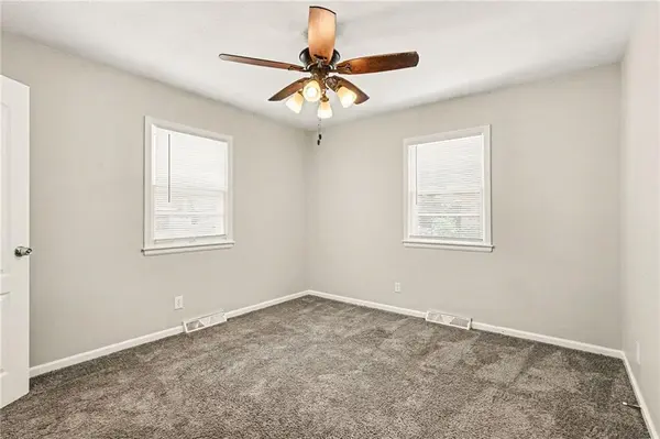 7601 E 76th ST, Kansas City, MO 64138