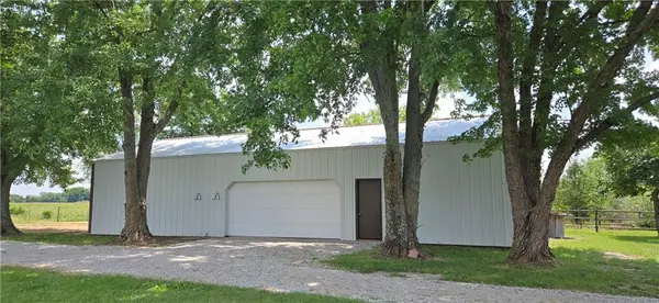 31755 W 375th ST, Osawatomie, KS 66064