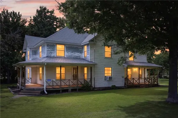 406 N Center AVE, Parker, KS 66072