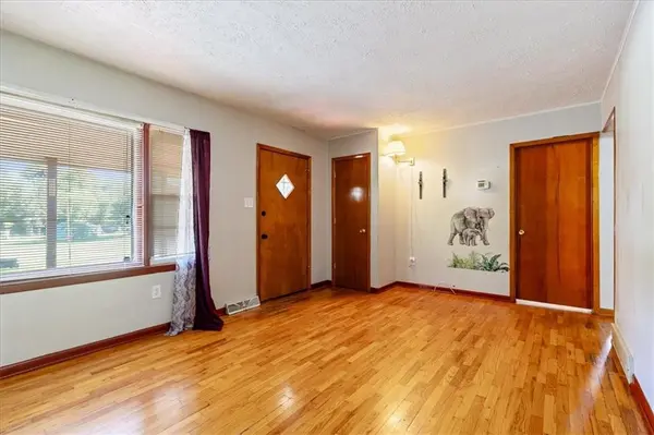 4905 Oakland AVE, Kansas City, KS 66102