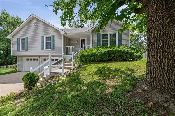 6215 NW 65th ST, Kansas City, MO 64151