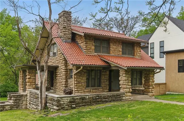 5334 Oak ST, Kansas City, MO 64112