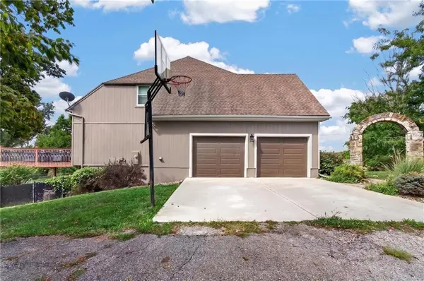19311 Raffurty ST, Pleasant Hill, MO 64080