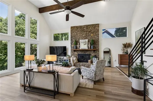 708 LAKE FOREST DR, Bonner Springs, KS 66012