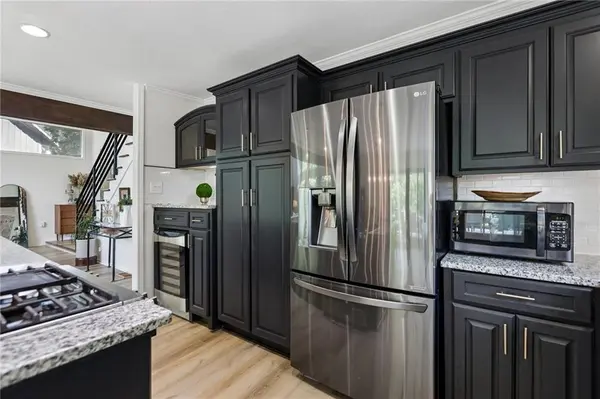 708 LAKE FOREST DR, Bonner Springs, KS 66012