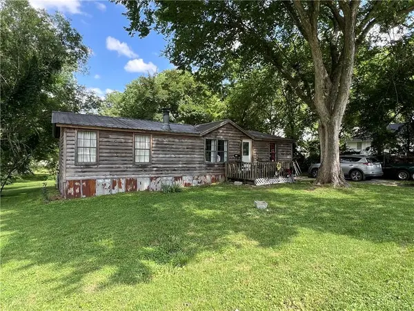 725 S Locust ST, Sweet Springs, MO 65351