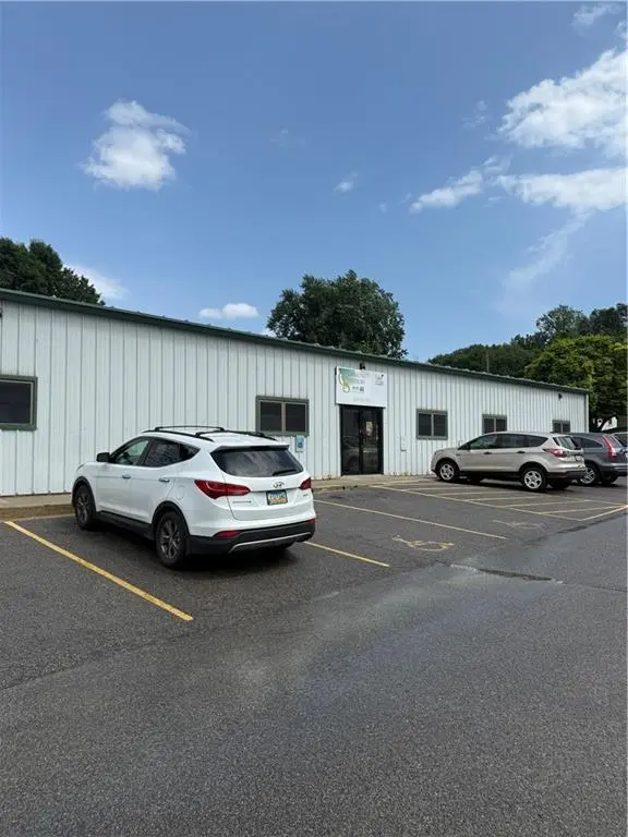 1203 N 6th ST, St Joseph, MO 64501