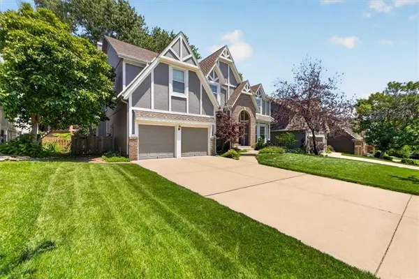 13139 Kessler ST, Overland Park, KS 66213