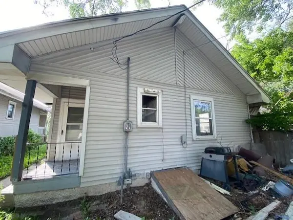 4011 King Hill AVE, St Joseph, MO 64504
