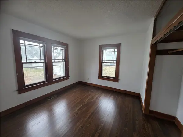 1106 Pacific AVE, Osawatomie, KS 66064