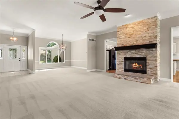 2105 SW Wall ST, Blue Springs, MO 64015