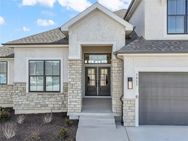 21115 W 81st ST, Shawnee, KS 66220