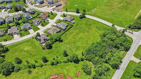 Tuscany Pkwy, Peculiar, MO 64078