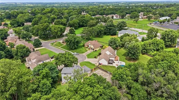 518 Edgewood DR, Warrensburg, MO 64093