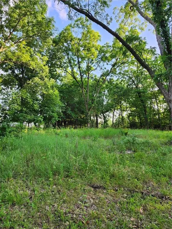 18 Sunset CIR, Linn Valley, KS 66040