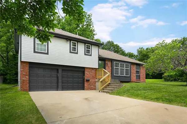 6700 Mastin ST, Shawnee, KS 66203