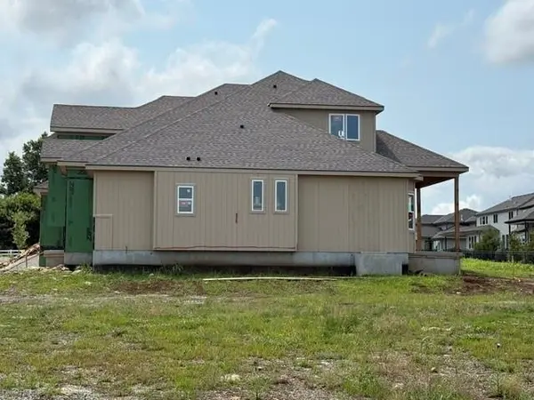 12206 W 184th TER, Overland Park, KS 66013