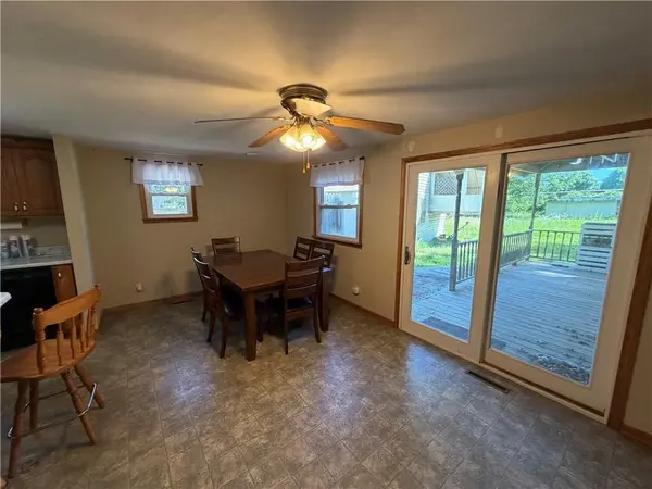 452 Fieldcrest DR, Pittsburg, KS 66762