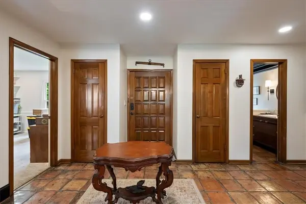 11818 Central ST, Kansas City, MO 64114