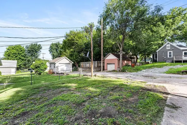 3816 W Ayrlawn DR, St Joseph, MO 64503