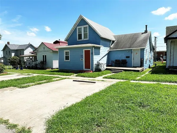 124 W 3rd AVE, Garnett, KS 66032