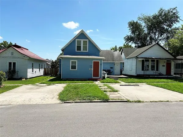 124 W 3rd AVE, Garnett, KS 66032