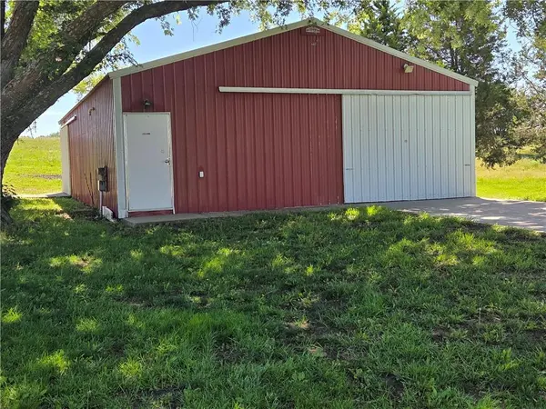 6995 SW Arnold RD, Plattsburg, MO 64477