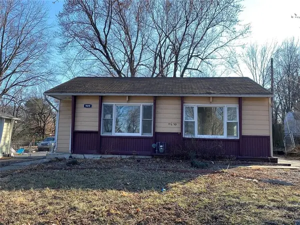 715 NE 44th ST, North Kansas City, MO 64116