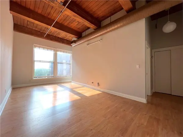 609 Central ST #1303, Kansas City, MO 64105