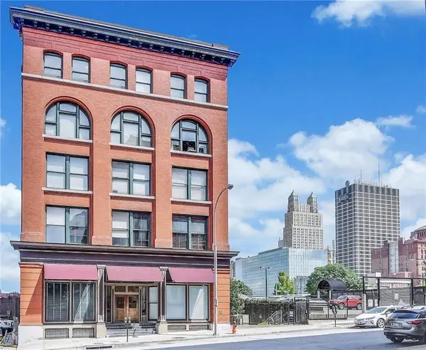 609 Central ST #1303, Kansas City, MO 64105