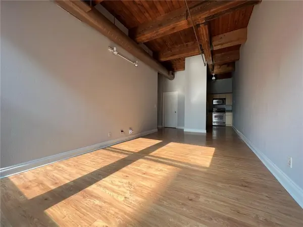 609 Central ST #1303, Kansas City, MO 64105