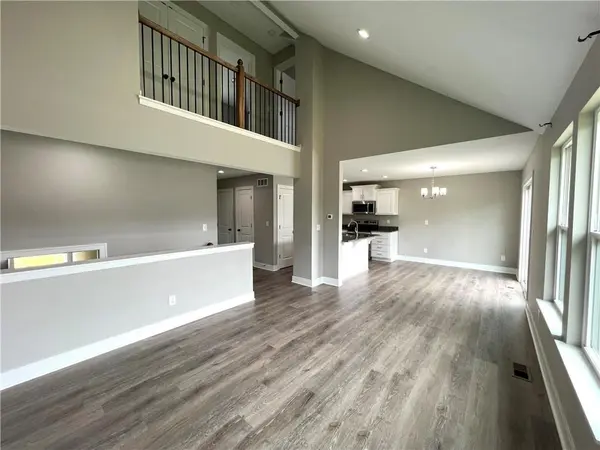 500 W Lawrence AVE, Spring Hill, KS 66083