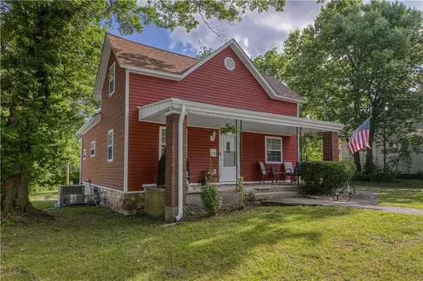 335 E 9th ST, Baxter Springs, KS 66713