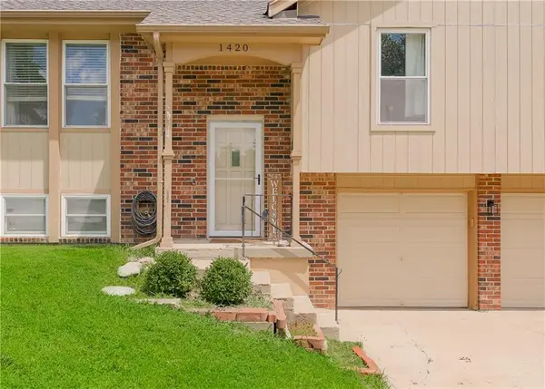 1420 W Spruce ST, Olathe, KS 66061