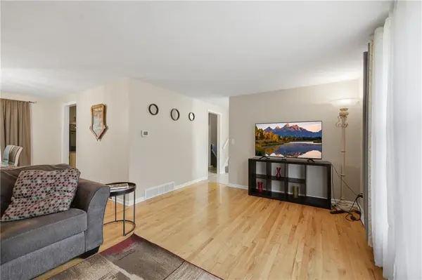 10217 W 91st ST, Overland Park, KS 66212