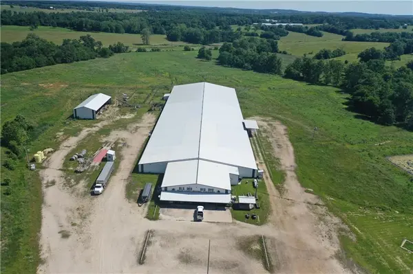 4 Kent RD, Eldon, MO 65026