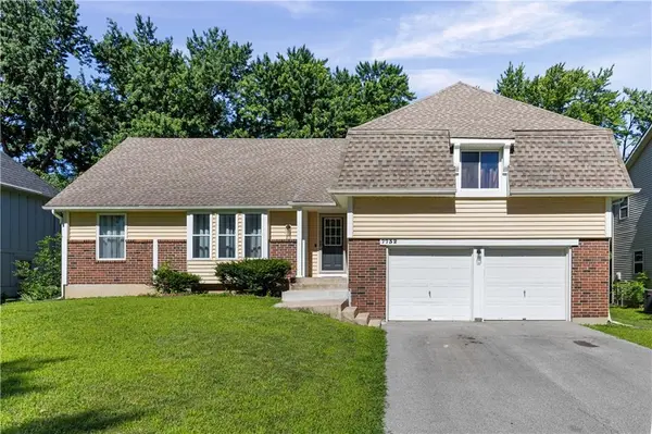 7732 Westgate DR, Lenexa, KS 66216